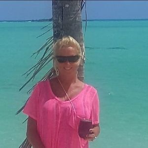 Meet your Posher, Deborah